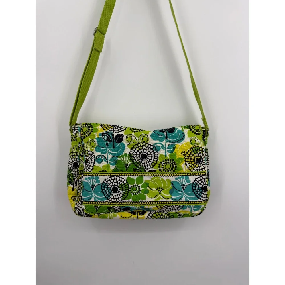 Vera Bradley Lime's Up Messenger‎ laptop Bag Green Floral Quilted Crossbody